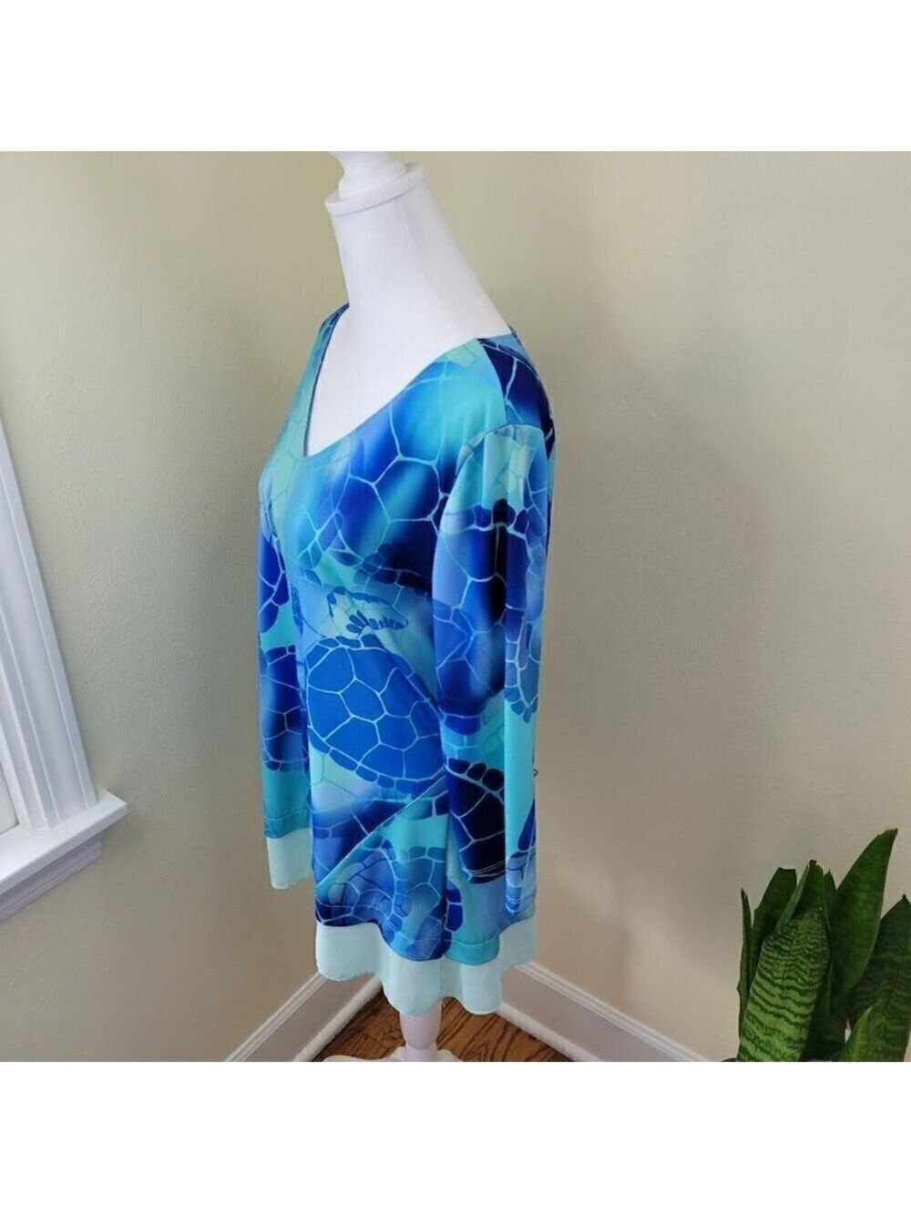 Kristine Blu& Green Flowy Blouse V-Neck Tunic Top Women's Size S/M - Picture 3 of 12
